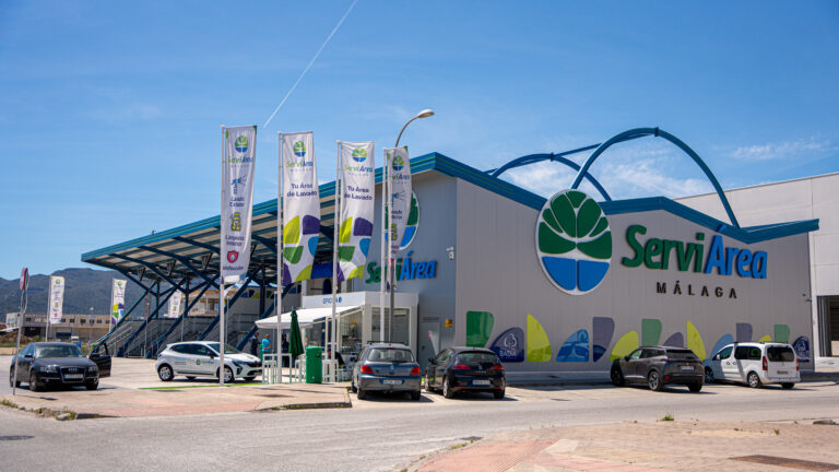 ServiÁrea Málaga, lavadero de vehículos en Málaga especializado en vehículos pesados