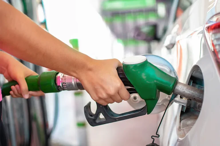 ¿Gasolina 95 o 98? Qué debes usar según tu coche y cómo influye en tu bolsillo